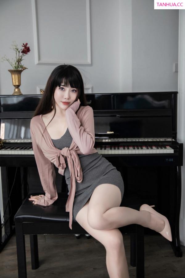   [XiuRen]高清写真图 2023.04.07 No.6532 严利娅Yuliya 丝袜美臀第16张图片